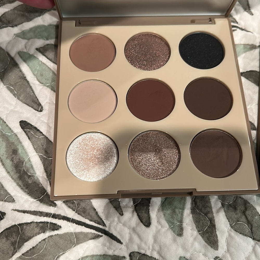 Eyeshadow Bundle - Picture 3 of 5